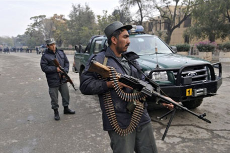 Афганский полицейский застрелил пятерых британцев