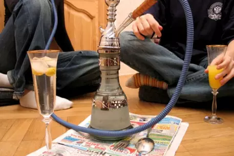 Ученые доказали опасность курения кальяна