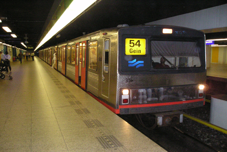 37 человек пострадали при столкновении двух поездов в метро Амстердама