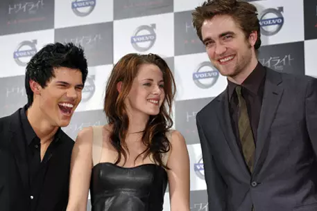 Паттинсон и Стюарт получат по 25 миллионов долларов за "Рассвет"