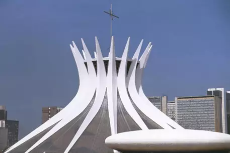 Архитектора Оскара Нимейера госпитализировали