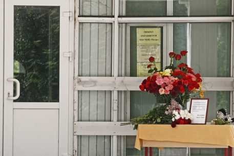 Директора московской школы уволили из-за гибели детей в "Азове"