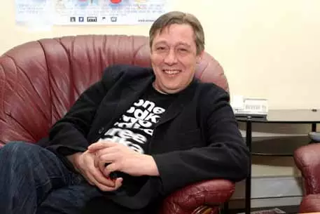 Михаил Ефремов получил за ДТП устное предупреждение 