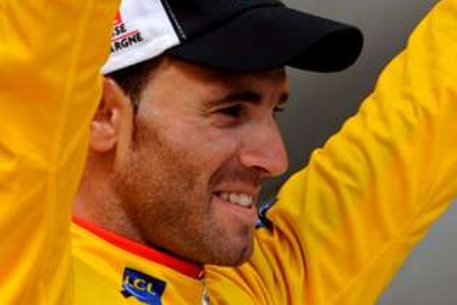 Испанец Алехандро Вальверде выиграл велогонку "Вуэльта"