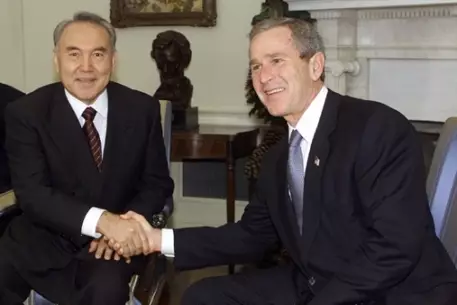 Назарбаев поучаствовал в шутке Буша-старшего