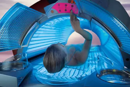 В Буэнос-Айресе лицам до 21 года запретили посещать солярии 