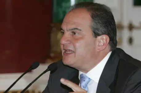 Премьер-министр Греции попросил об отставке правительства