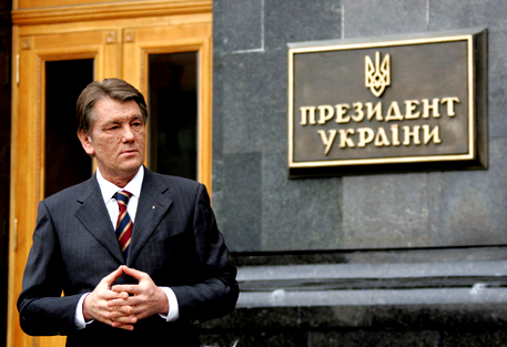 Ющенко проведет референдум в случае манипуляций с конституцией