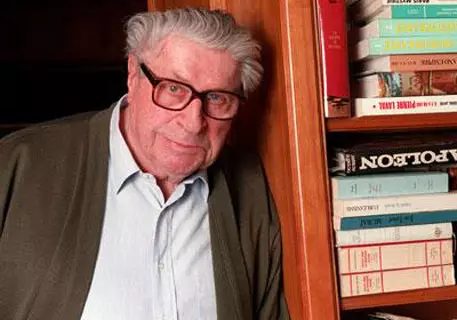 Дочь Анри Труайя передала России библиотеку отца