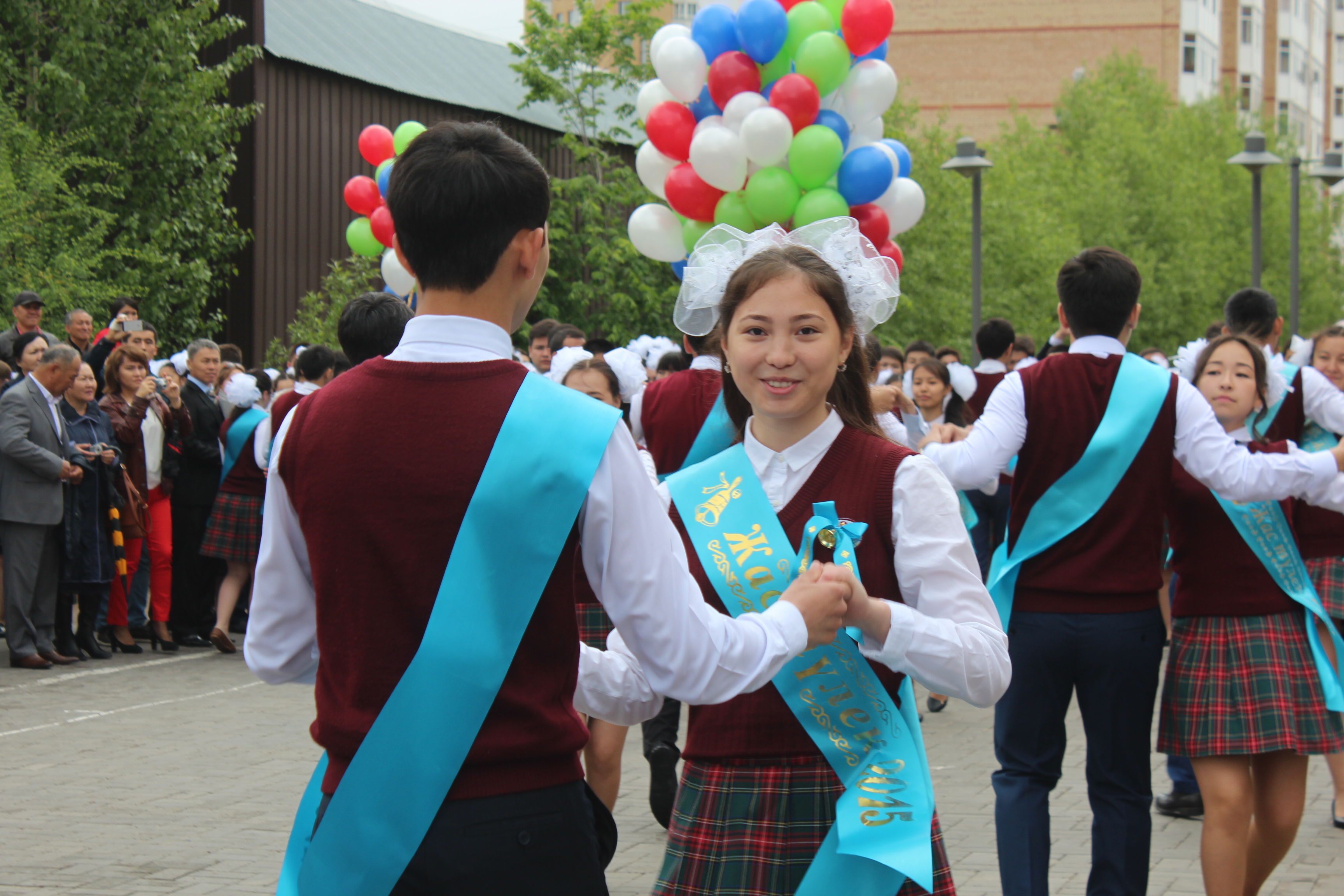Сколько школ в казахстане