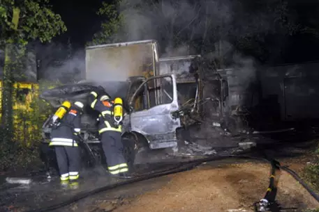 Берлинская молодежь в Первомай закидала полицейских бутылками