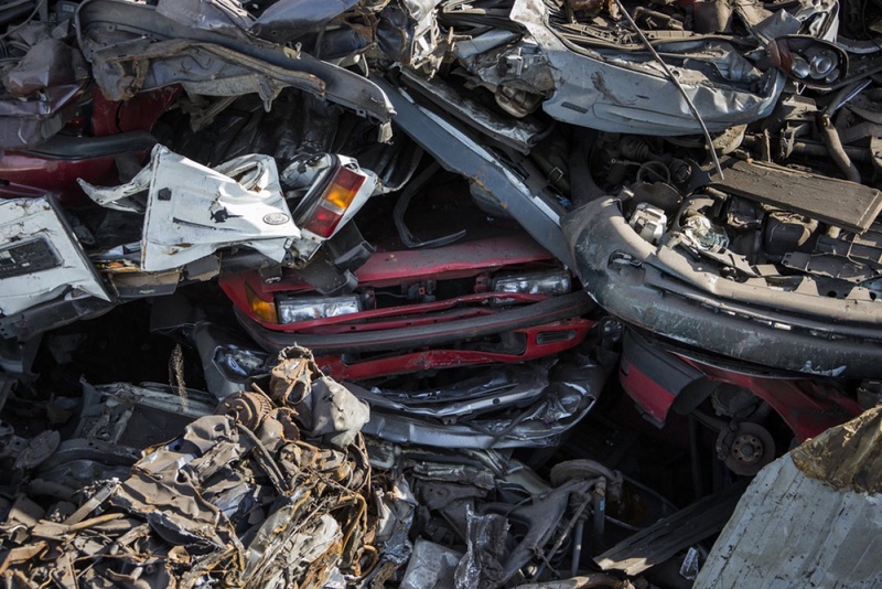 Утиль с октября. Camry на металлолом. 1000000 Металлолом. Принимаем авто на лом. Как сдать машину на металлолом за деньги.