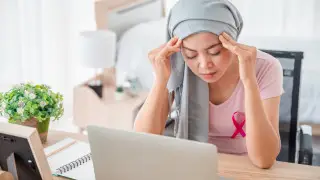 "Не занимать позицию жертвы". Онколог дал рекомендации, снижающие риск развития рака