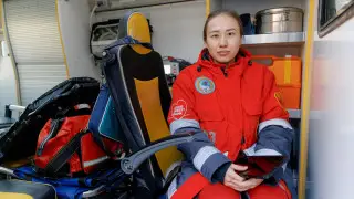 “Завтра праздник – мы готовимся к бою“: будни скорой помощи