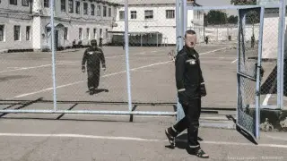 Миллиарды на проволоку, собачий корм и сарафаны: сколько в Казахстане тратят на тюрьмы и что с системой не так