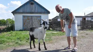 “Здесь я – дома“. Гражданин Германии переехал в умирающее село на севере Казахстана