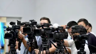 В Кыргызстане приняли новый закон о СМИ. Что говорят местные журналисты