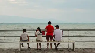 Озеро с грязью и характером. Что происходит на Алаколе