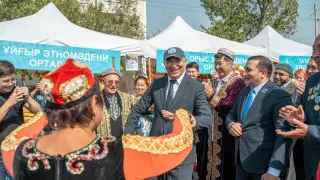 Праздник футбола, города и повышений: чему радовались чиновники Казахстана на этой неделе