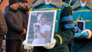 Казахстанцы простились с фельдшером скорой помощи Улданой Мырзуан