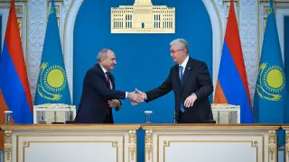 Вайб большой политики: Астана, шляпа и Пашинян