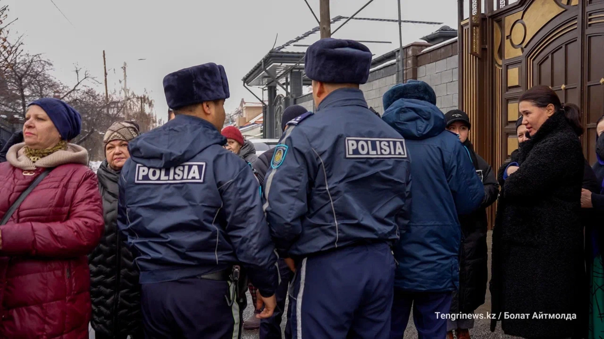 Земля и люди: чего ждут от акимата Алматы жители неожиданно попавших под снос микрорайонов