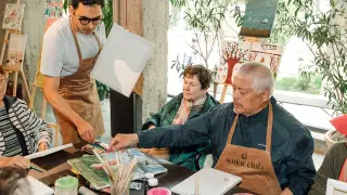 Клуб для тех, кому за 65: как работает Senior Club Жанны Кан