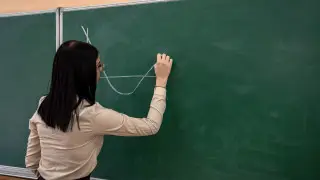 Қазақстанда бес жыл ішінде мұғалімдердің жалақысы қалай өзгерді?