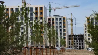 “Астанаға ұқсайтыны ызаны келтіреді“. Жаңа аудандардың салынуы Алматының келбетін қалай өзгертіп жатыр?