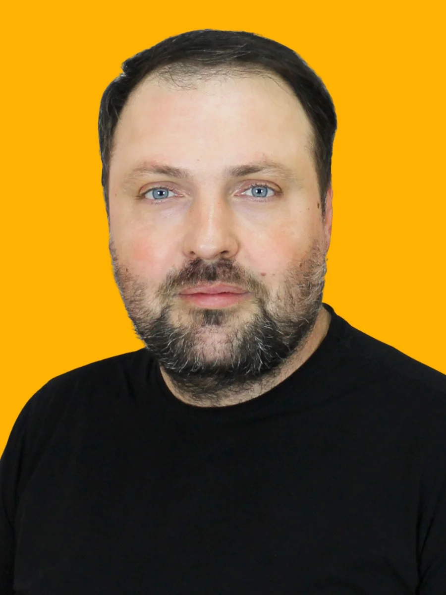 Олег Зотов