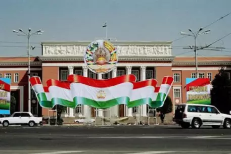 Партия Эмомали Рахмона победила на парламентских выборах