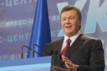 Янукович получил поздравления от президентов Грузии и США