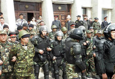 В Кыргызстане освободили командира "Альфы"