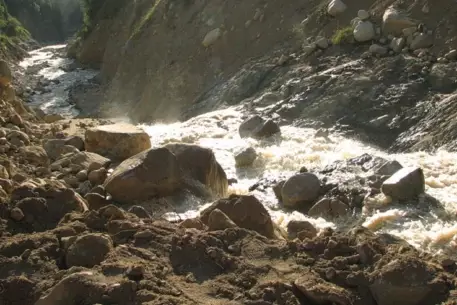 На юге Таджикистана при сходе селя пропали 40 человек