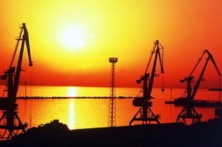 Казахстан предложил Ирану вложить деньги в порт Актау