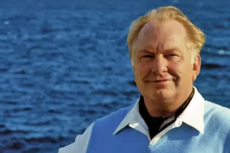 Основатель сайентологии Рон Хаббард подделал свой диплом