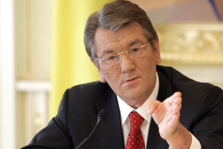 Ющенко призвал украинцев избавиться от "коммунистических идолов"