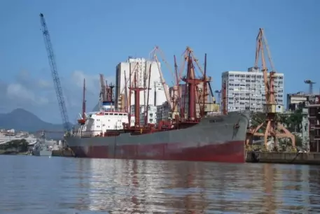 Сомалийские пираты захватили панамский сухогруз QSM Dubai