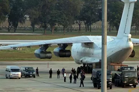 Срок ареста экипажа груженого оружием Ил-76 продлили на 12 дней