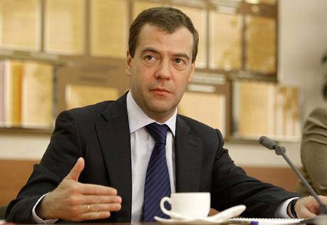 Медведев поручил найти виновных в падении спутников ГЛОНАСС