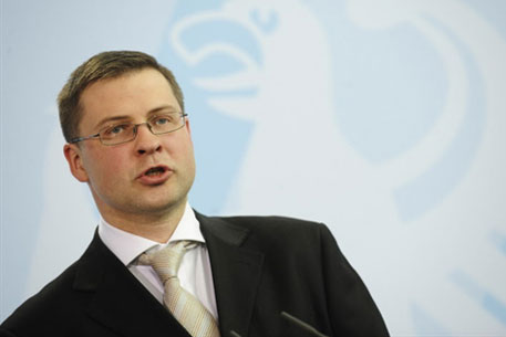Премьер-министр Латвии проспал интервью
