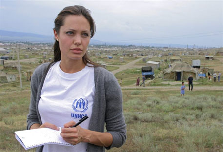 Чета Джоли-Питт посетила лагеря беженцев в Сирии