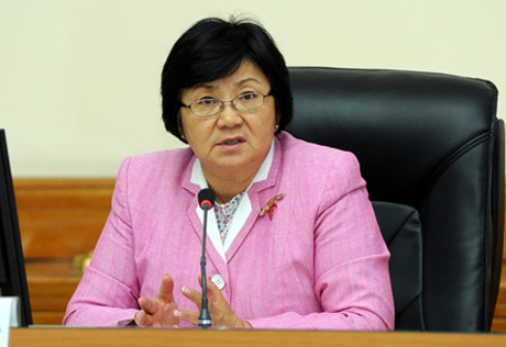 Отунбаева заявила о "засилье криминала" в Иссык-Куле