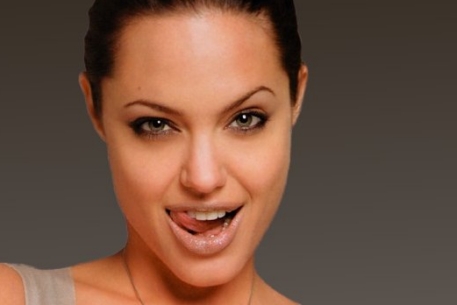 Анджелину Джоли выбрали лицом Giorgio Armani