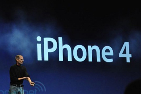 Стив Джобс представил новый iPhone