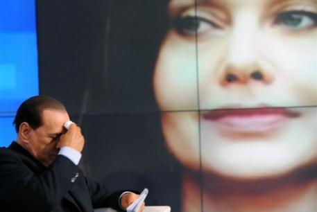 Жена Берлускони отказалась принять условия развода