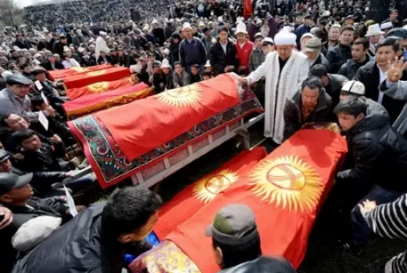 Количество погибших в беспорядках в Киргизии увеличилось до 84