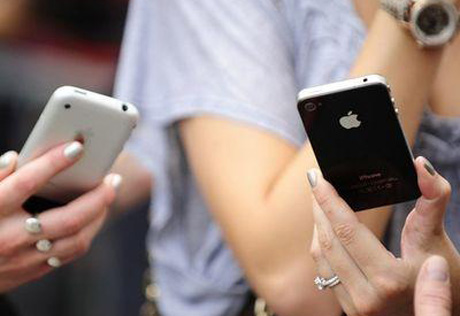 Российские пользователи iPhone 4 столкнулись с проблемами
