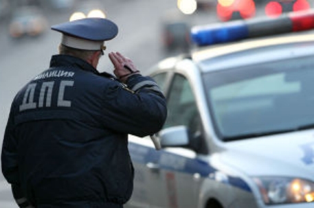 В Петербурге женщина на BMW сбила инспектора ГИБДД