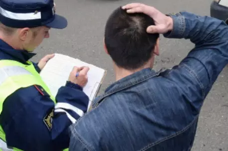 В Москве Mercedes протаранил кремлевский Ford